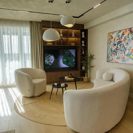 Penthouse Lebada Lake View Apartment