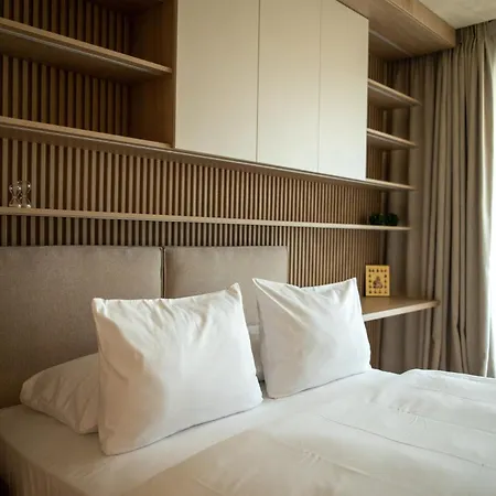 Apartment Penthouse Lebada Lake View Bucharest