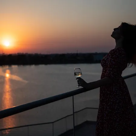 Apartment Penthouse Lebada Lake View Bucharest