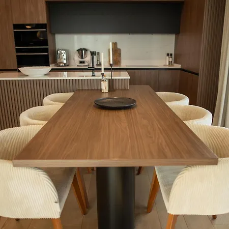 Penthouse Lebada Lake View Bukurešť
