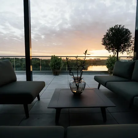 Penthouse Lebada Lake View Bukurešť