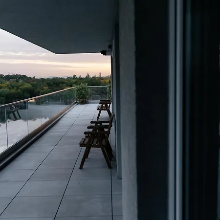 Apartmán Penthouse Lebada Lake View *